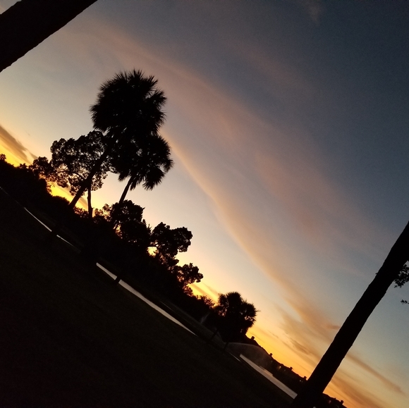 Meet your Posher, .k8teskloset. - Picture 2 of 8